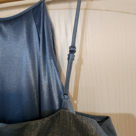 Adrianna Papell Elegant Blue Tiered Formal Dress Size 4 - Picture 6 of 12